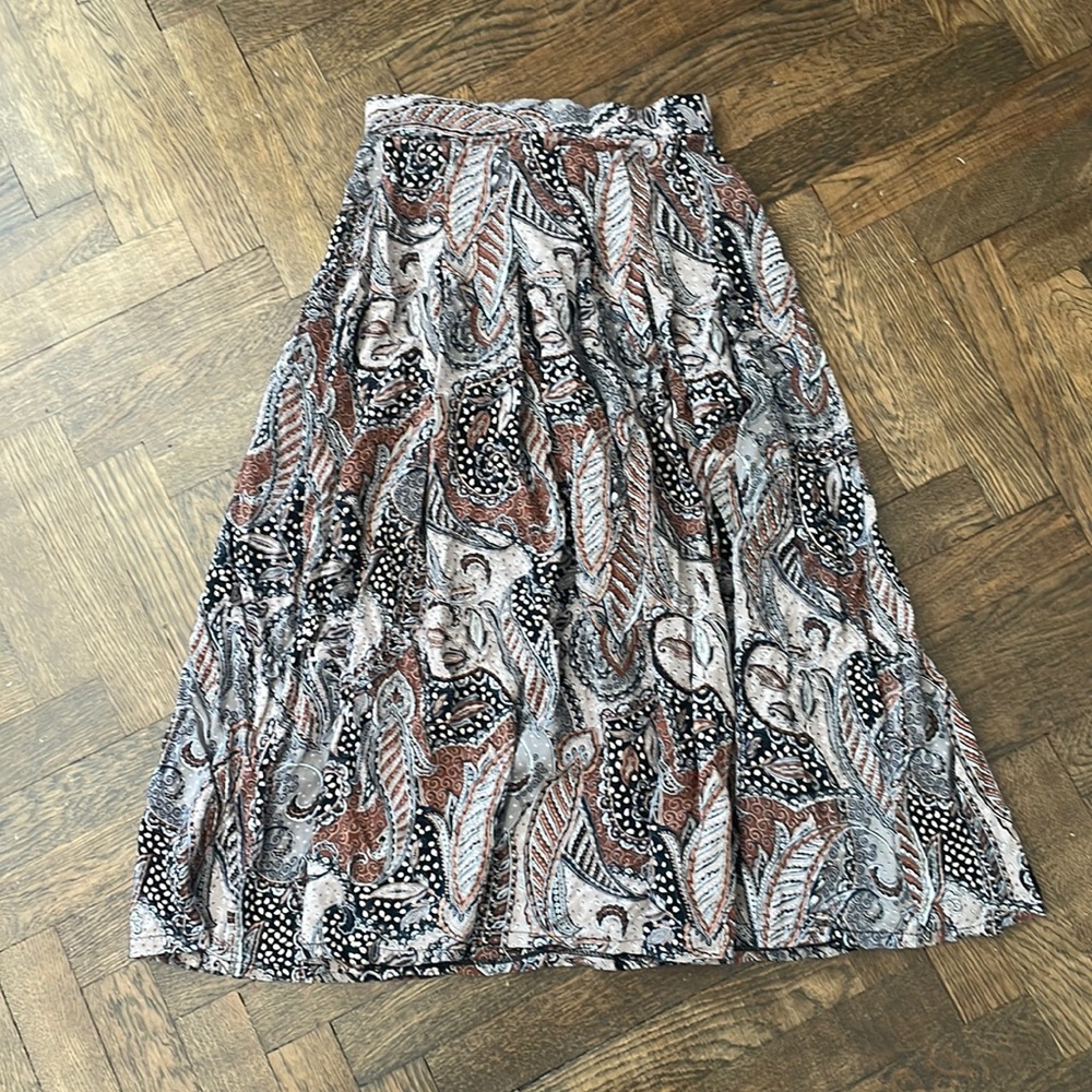 BROWN PLEATED MIDI SKIRT